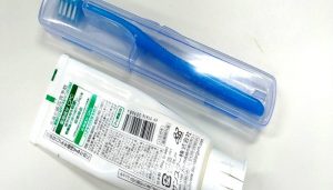 歯ブラシと歯磨き粉